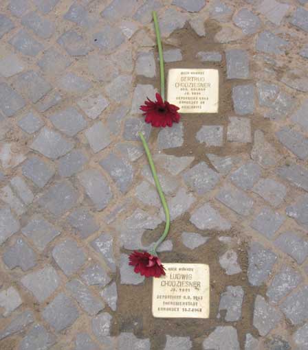 Stolpersteine in der Feuerbachstr.